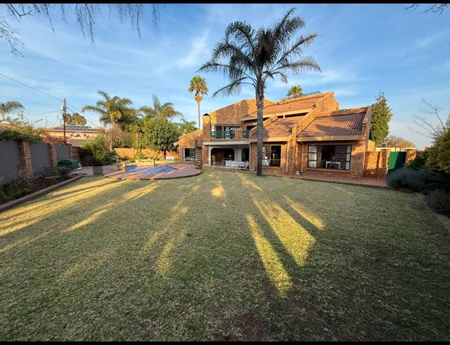 6 BEDROOM HOUSE FOR SALE IN SUNWARD PARK